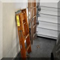 Z01. Wooden step ladders. 